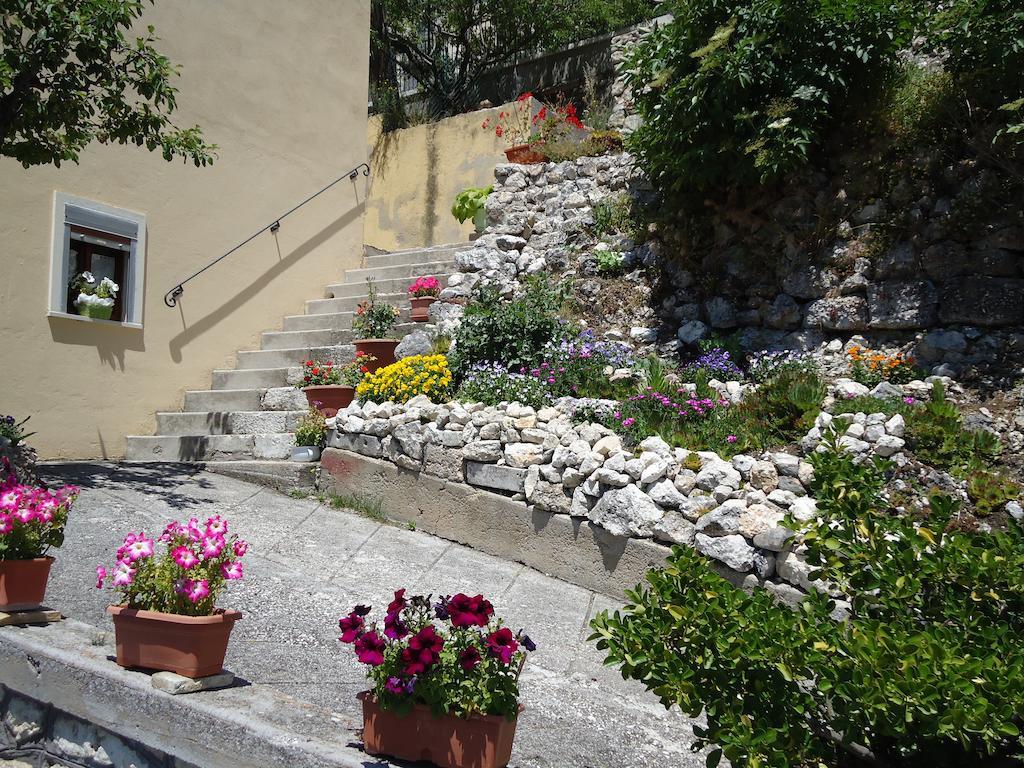 Hotel La Candeletta Santo Stefano Di Sessanio Esterno foto